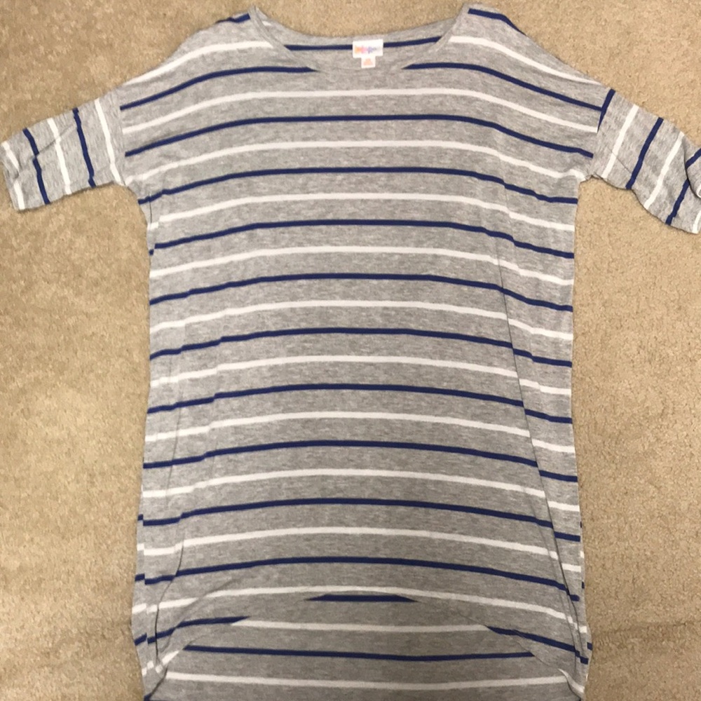 Lularoe XS Irma shirt